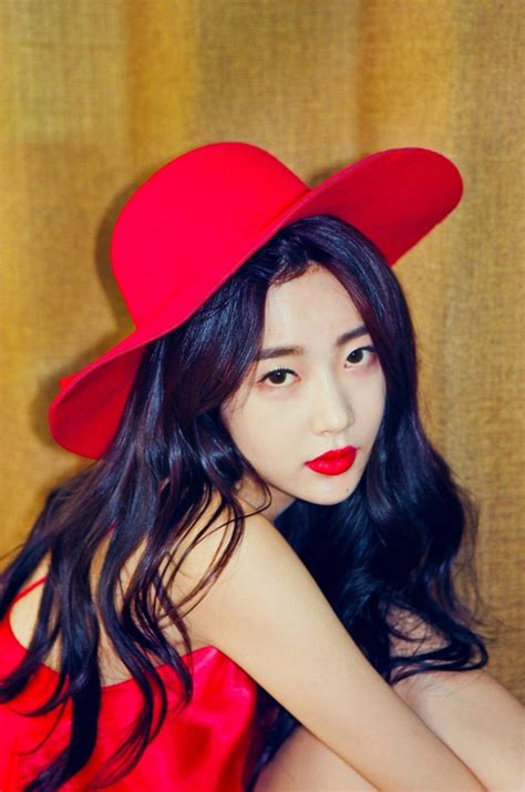 Former Dal Shabet Subin Tearfully Reveals She Used To Be Homeless While