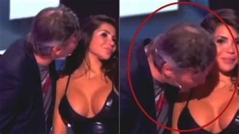 Men Kissing Womans Boobs Fan Compilations Telegraph