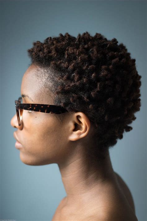 Part of the beauty of curly hair is the versatility when it comes to styling it. Hair care routine + How to style a twa | Short natural ...