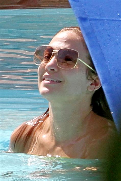 Jennifer Lopez Bikini Splash Hermosa Bellezasnaturalex