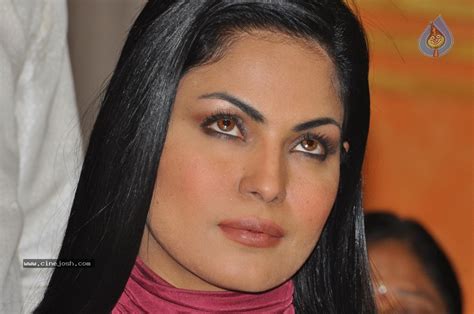 Veena Malik Latest Stills Photo 56 Of 89