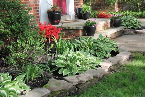 Best 25 Easy Flower Bed Ideas To Make Front Yard More Beautiful