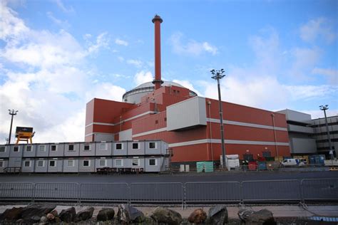 Olkiluoto on suomen ydinvoimaosaamisen keskus. Olkiluoto 3 lykkääntyy jälleen - säännöllinen ...