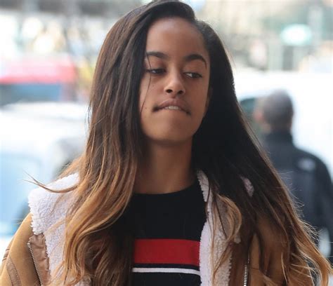 Malia obama spent eight years living in the white house, attending speeches and state dinners the secret service taught malia obama how to drive. 49 Hot Pictures Of Malia Obama Are So Damn Sexy That We Don't Deserve Her | Best Of Comic Books