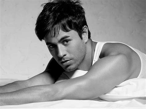 Enrique Iglesias Hot Musician Singer Hd Wallpaper Peakpx