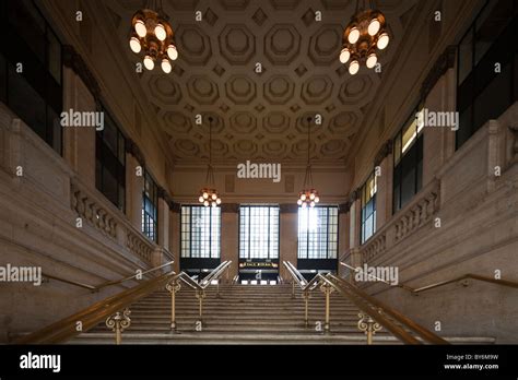 Staircase At Union Station Chicago Usa Stock Photo Alamy