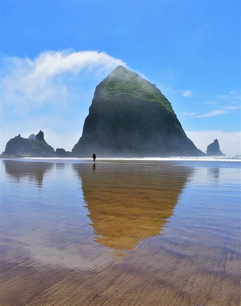 Itap Of Haystack Rock Or Oregon Beaches Cannon Beach Beautiful
