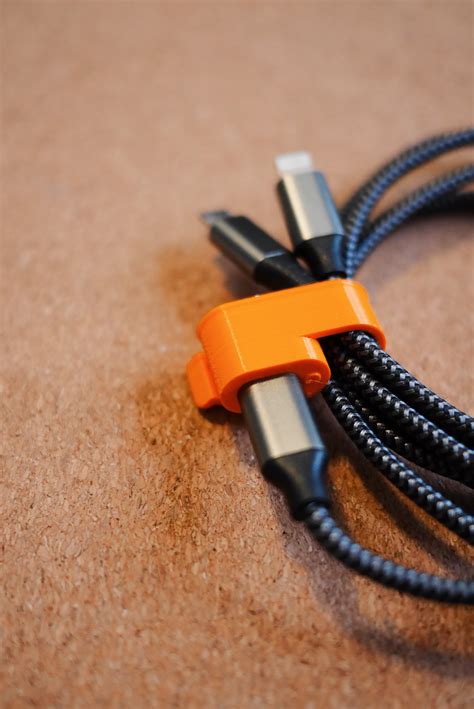 Free STL file USB C, Cable holder, cable clip, cable management