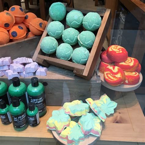 Lush Fresh Handmade Cosmetics Opening Hours 3035 Boul Le Carrefour Laval Qc