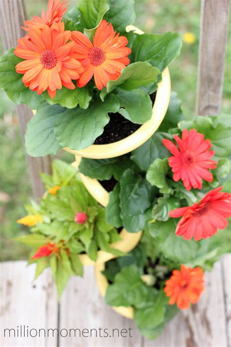 Browse hundreds of pictures of inspiring gardens, including photos of flowers, edible gardens garden design photo gallery. How To Make A Vertical Flower Garden
