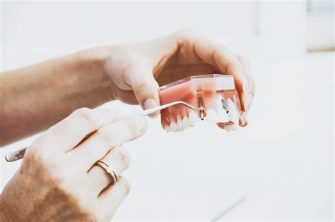 Guide To Common Dental Emergencies How To Deal With Them