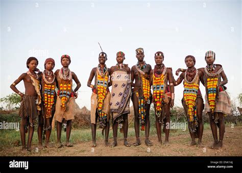 Mädchen Der Hamar Stamm Omo Tal In Äthiopien Afrika Stockfotografie