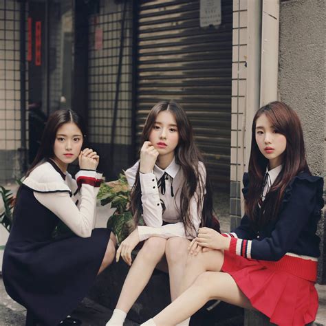 Wallpaper K Pop Loona Heejin Hyunjin Wanita Yeojin 2362x2362