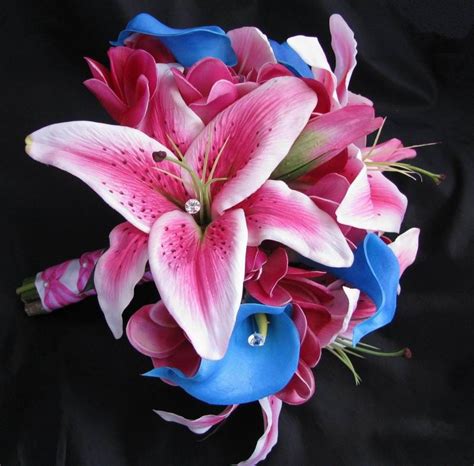 Our selection of pink, red, and white stargazer lily bouquets are. Stargazer Lillies, Calla Lillies, Frangipani Bouquet. I ...