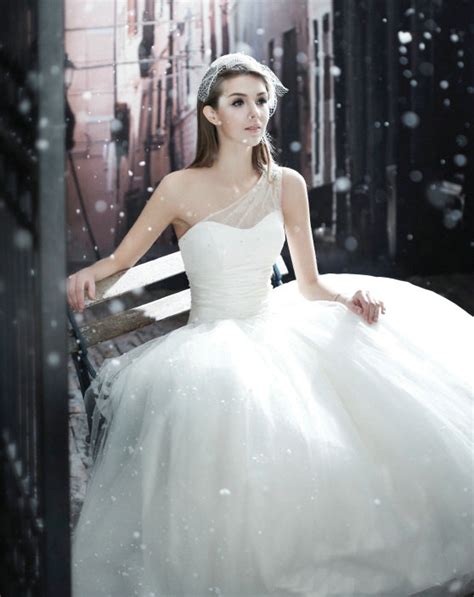 Romantic Winter Wedding 2013 Hairstyles And Fashion