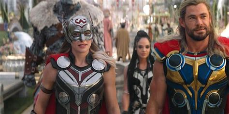 How Marvel Made Natalie Portman Taller For Thor Love And Thunder