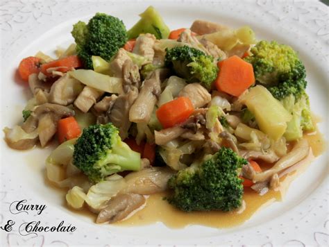 Curry y Chocolate: Salteado de pollo con setas, verduras y salsa de