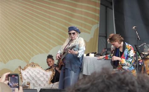 Joni Mitchell Gives Surprise Performance At Newport Folk Festival 2022 The Line Of Best Fit