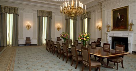 Michelle Obama Touches Up State Dining Room