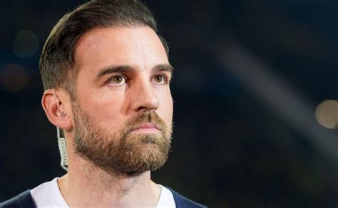The home of former germany international and real madrid defender christoph metzelder has been raided by german police over suspicions that he 'spread child pornography', according to reports. Cristoph Metzelder ex Real Madrid confiesa haber tenido ...