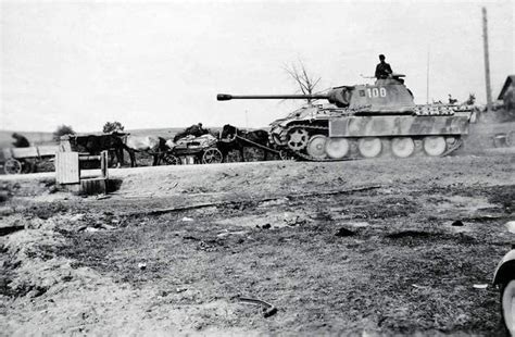 Panther N°100 From Panzer Regiment 31 5th Panzer Division A Pzkpfw