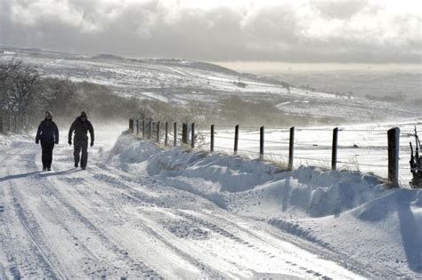 Uk Weather Britain Braces For Icy Blast As Met Office Prepare To Issue