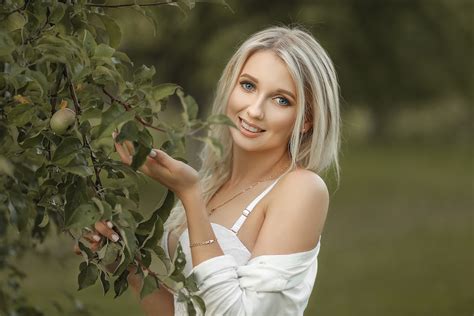 Hintergrundbilder blond Porträt lächelnd Frau Modell Frauen im Freien x