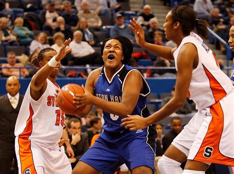 Seton Hall Women Fade Against Syracuse Fall 65 42 In First Round Of