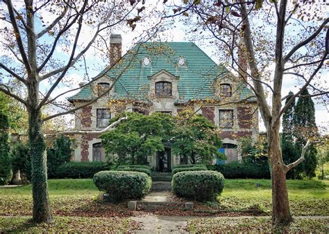 Abandoned, Traxler Mansion in Dayton, Ohio. Built in 1918 : r/Houseporn