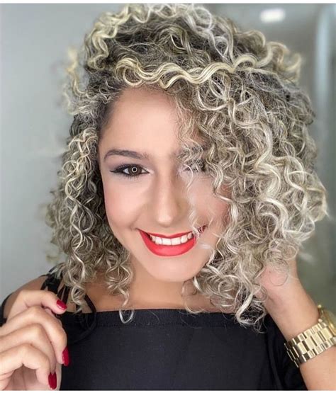 Pin By Tatiana Vichi Leite On Cabelo In 2022 Curly Hair Inspiration