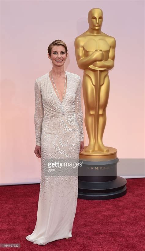 Faith Hill Poses On The Red Carpet For The Th Oscars On February