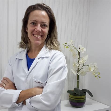Dra Giselle De Araujo Gomes Opiniões Gastroenterologista Endoscopista Rio De Janeiro