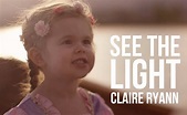 Claire, una niña de 3 años canta con su papá la canción de la película ...
