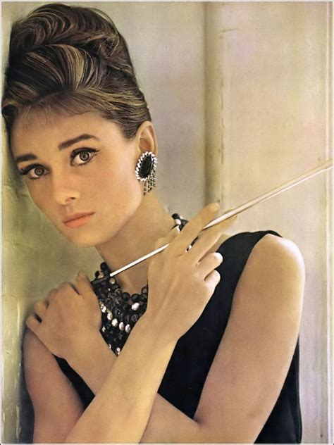 audrey hepburn 1961 this is honestly my mood rn audrey hepburn style audrey hepburn photos