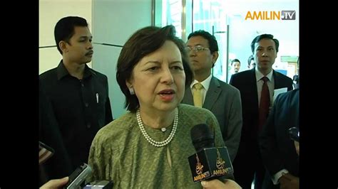 In 2009, global finance magazine named her as one of the world's best central bank chiefs. Exclusive Interview: Tan Sri Dr Zeti Akhtar Aziz - YouTube
