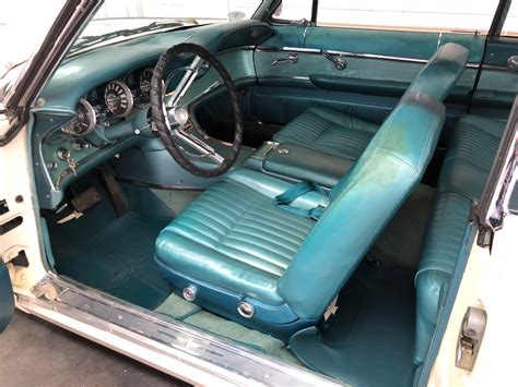 1962 Ford Thunderbird American Classic 390 Engine Video Stock