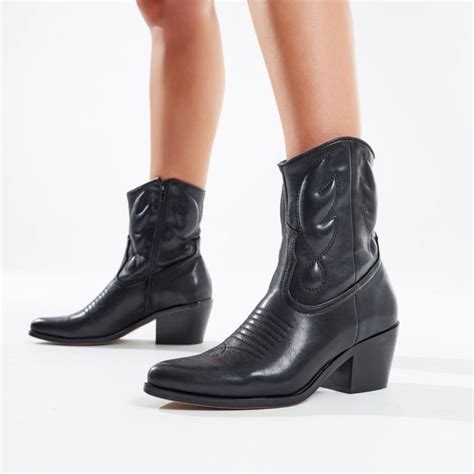 Womens Boots 2020 Main Trends For Women 58 Photo Video