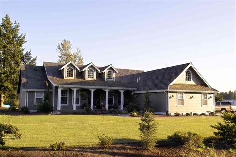 What Is a Ranch-Style House? Here's What to Know