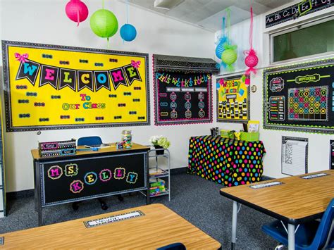 hermosa idea para organizar la clase neon classroom decor chalkboard classroom chalkboard