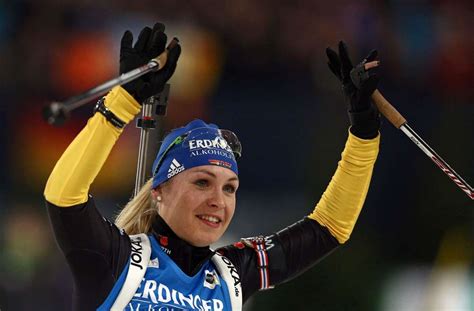 Rekordweltmeister im Biathlon Marte Olsbu Röiseland jagt Magdalena