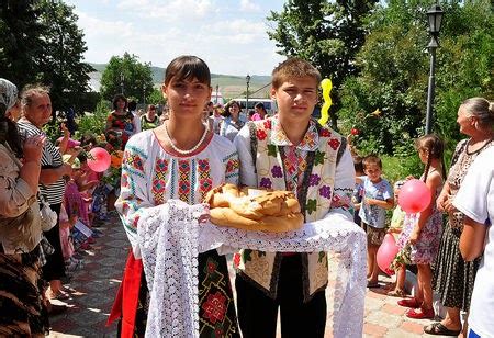 Tradi Ii I Obiceiuri Moldovene Ti Obiceiuri Si Traditii Moldovene Ti