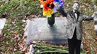 Grave of THE BIG BOPPER J.P. Richardson - YouTube