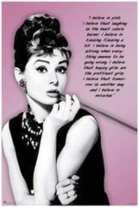 Audrey Hepburn Poster Quote I Believe In Pink 60x84cm Bestel Nu