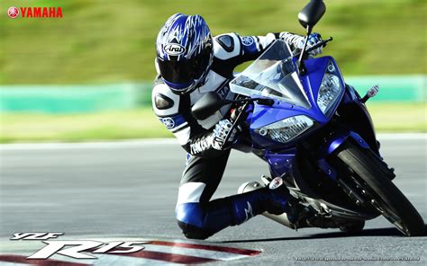 Posted by arief45 at 1:20 am. Yamaha YZF R15 Exclusive Wallpapers - Bikes4Sale