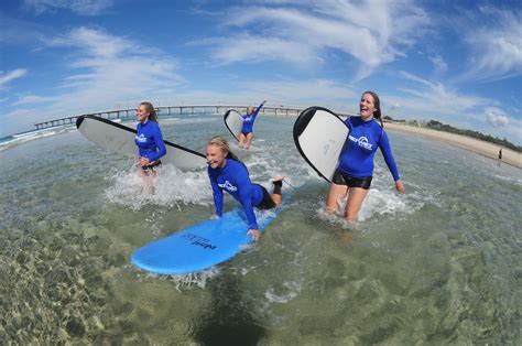 2 Hour Beginner Surfing Lesson Gold Coast Backpacker Deals Beginner Surf Surf Lesson Surf