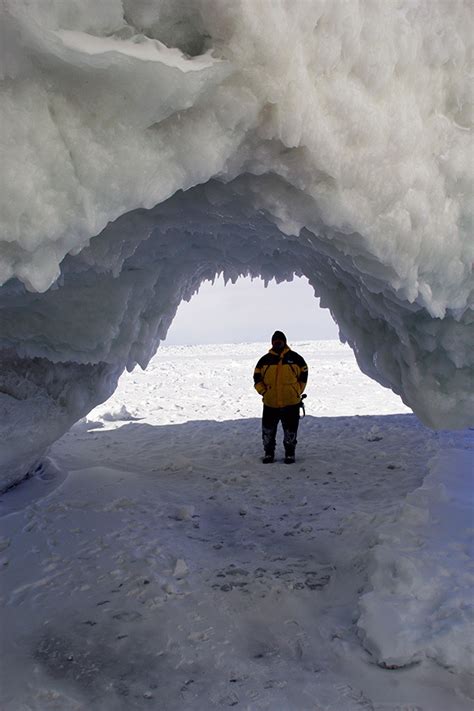 Once In A Lifetime Ice Caves Form On Lake Michigan Shore Huffpost