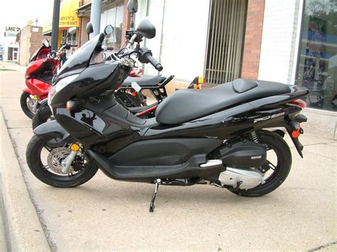 Will service it before handover. 2013 Honda PCX 150 Scooter for sale on 2040-motos