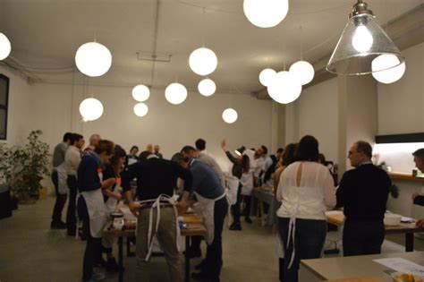Everyone always complains that team building is so difficult. Team Building in Cucina | Modena Food Lab
