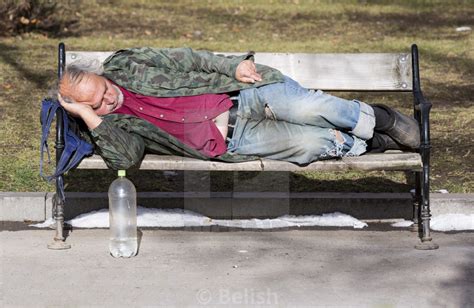 コンプリート homeless person sleeping on bench 179739 Can a homeless