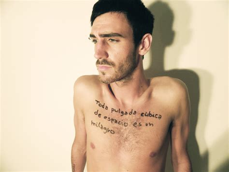Fondos de pantalla tatuaje escritura desnudo articulación hombre